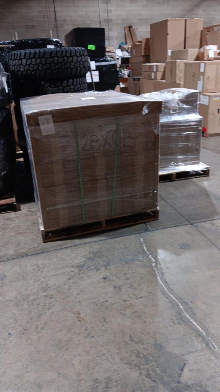 Доставка товаров из США возможна от нескольких килограммов до нескольких палет. После сбора и консолидации на складе, груз на регулярной основе вывозится в аэропорт и отправляется по разработанному нашими логистами маршруту. Во время перевозки товар проходит требуемые процедуры по транспортной безопасности и таможенному оформлению. Доставили сборную партию из США