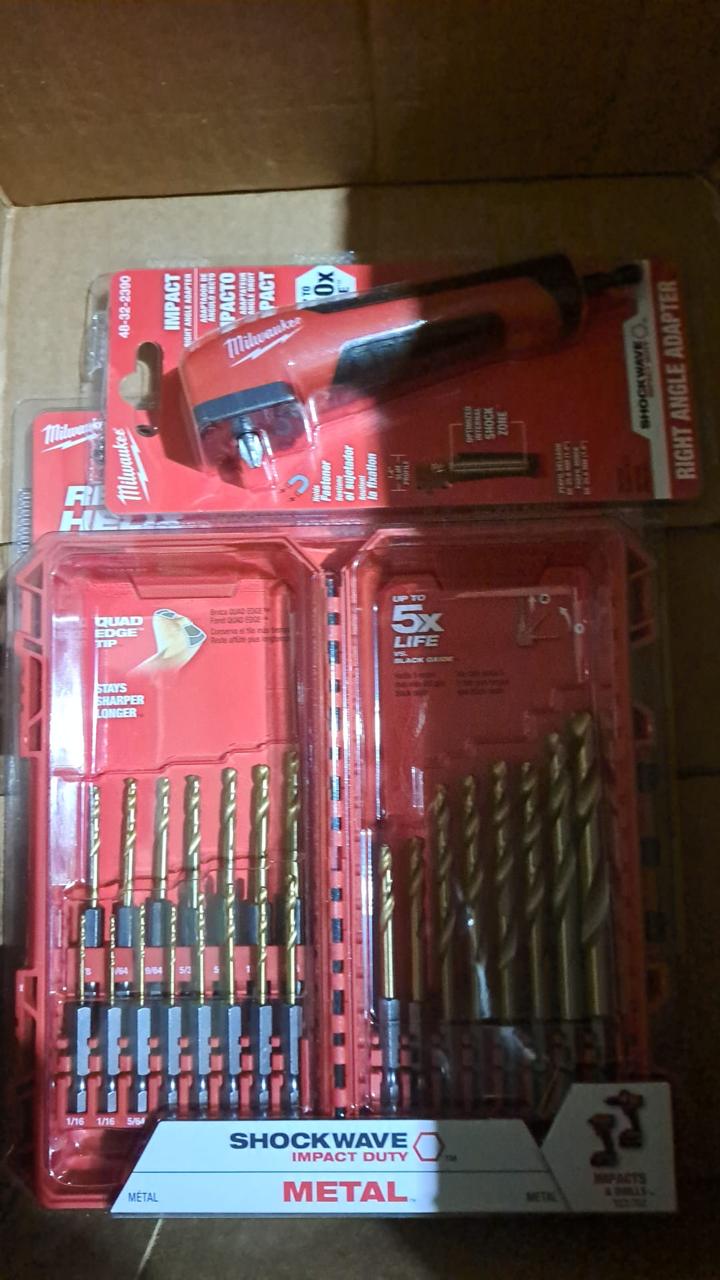 Доставка товаров из США возможна от нескольких килограммов до нескольких палет. После сбора и консолидации на складе, груз на регулярной основе вывозится в аэропорт и отправляется по разработанному нашими логистами маршруту. Во время перевозки товар проходит требуемые процедуры по транспортной безопасности и таможенному оформлению. Доставка из интернета в Россию